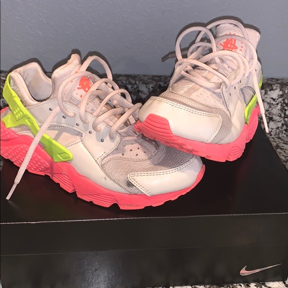 green and pink huaraches